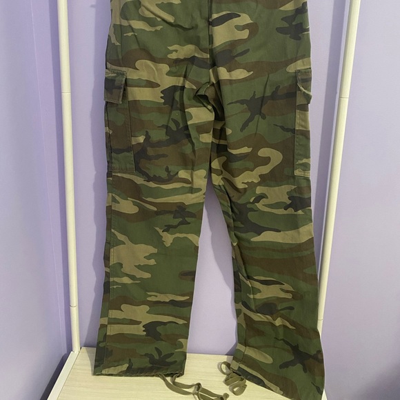 Forever 21 Camo Print Joggers - Picture 2 of 7